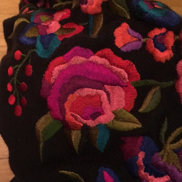 Linea Top - Picture 6 of 6